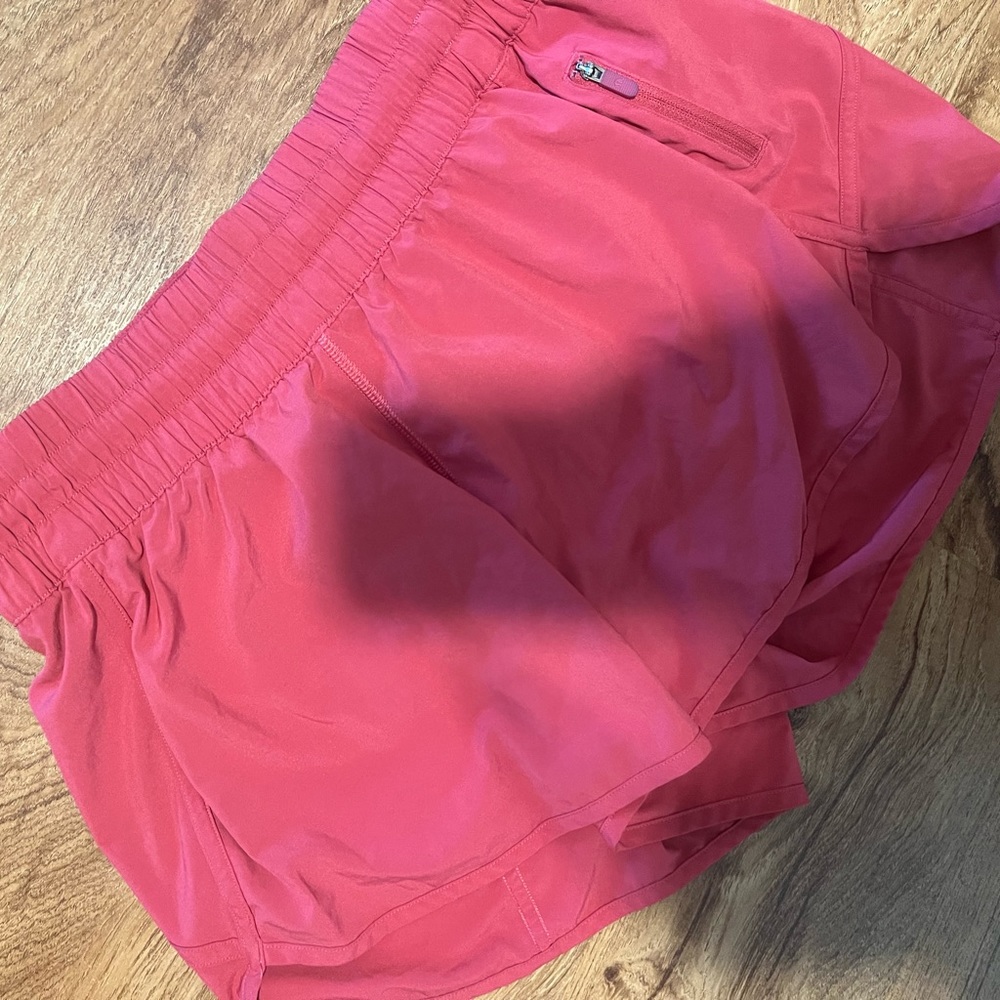 LuLulemon Track That Short- 5 inches